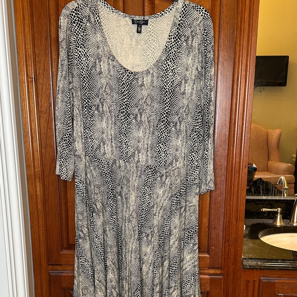 Jessica Simpson Black and White Long Sleeve Dress